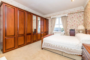 Bed- click for photo gallery